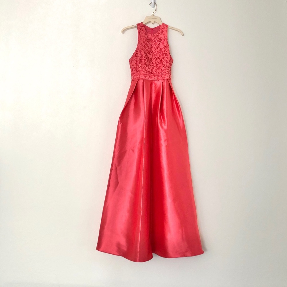 RENT THE RUNWAY -- MONIQUE LHUILLIER COUTURE GOWN